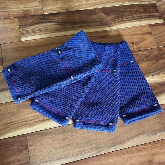 Red, white, and blue towels. Set of 16 various colors & sizes. Excellent Cond - Picture 3 of 6